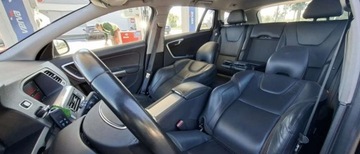 Volvo V60 I Kombi Facelifting 2.0 D4 DRIVE-E 181KM 2014 Volvo V60 Volvo V60 D4 Geartronic Ocean Race 2.0 Diesel 181KM, zdjęcie 22