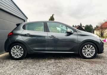 Peugeot 208 I Hatchback 5d Facelifting 1.2 PureTech 82KM 2016 Peugeot 208 Bezwypadkowy, FV23, KredytowanieLeasing, gwarancja 12m, Panora, zdjęcie 1