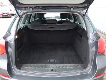 Opel Astra J Sports Tourer 1.4 Twinport ECOTEC 100KM 2011 Opel Astra 1.4 16V, Klima, Tempomat, Parktronic, zdjęcie 12