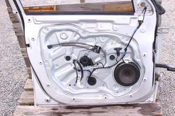 DVEŘE LEVÝ PŘEDNÍ KIA SORENTO II 3D KOMPLETNÍ