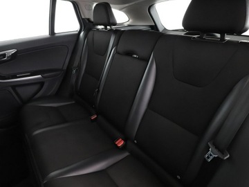 Volvo V60 I Kombi Facelifting 2.0 D3 DRIVE-E 150KM 2016 Volvo V60 2.0D Automat Business Navi Tempomat, zdjęcie 16