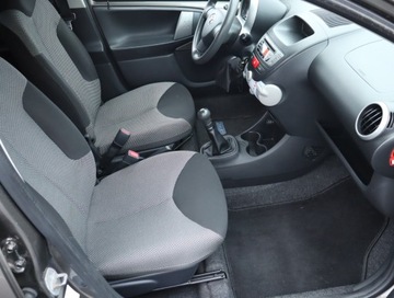 Toyota Aygo I Hatchback 5d Facelifting 1.0 VVT-i 68KM 2013 Toyota Aygo 1.0 VVT-i, Klima, zdjęcie 8