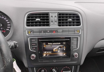 Volkswagen Polo V 2015 Volkswagen Polo 2015r, 1.2 Benzyna. Lekko uszkodzony prawy bok. Jezdzi., zdjęcie 11