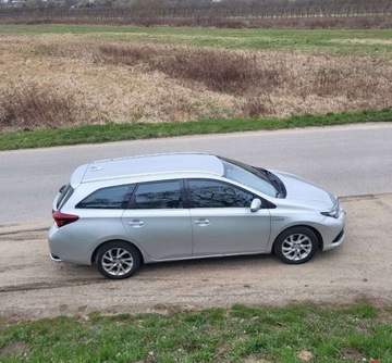 Toyota Auris II 2018 Toyota Auris Toyota Auris Touring Sports 1,8 Hybrid - serwisowana, okazja, zdjęcie 6