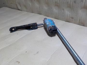 S-MAX MOTOREK REGULACE SEDADLA PRAVÝ PŘEDNÍ 2PIN