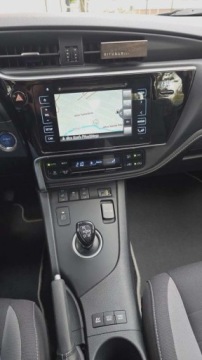 Toyota Auris II Touring Sports Facelifting 1.8 Hybrid 136KM 2017 Toyota Auris 1,8 benzyna Hybryda 136 KM automat Salon Polska II wlasciciel, zdjęcie 7