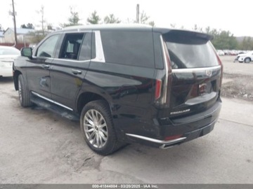 Cadillac Escalade III 2023 Cadillac Escalade Premium Luxury 2023 6.2l 6.2 Benzyna 420KM, zdjęcie 3