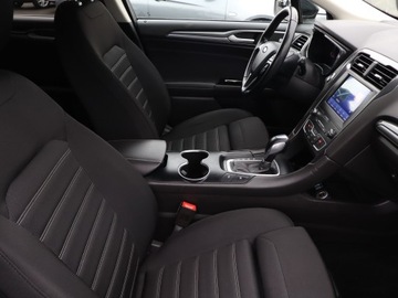 Ford Mondeo V Kombi Facelifting 2.0 Hybrid 187KM 2021 Ford Mondeo 2.0 Hybrid, Serwis ASO, Automat, Navi, zdjęcie 8