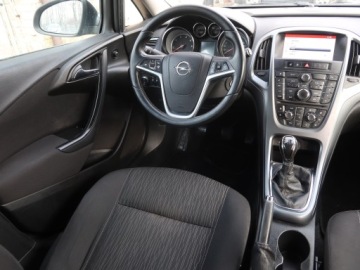 Opel Astra J Sports Tourer Facelifting 1.6 CDTI ecoFLEX 110KM 2015 Opel Astra 1.6 CDTI, Klima, Klimatronic, Tempomat, zdjęcie 6