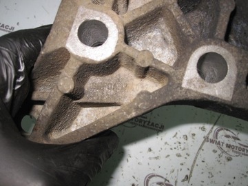 FORD TRANSIT 2.2 TDCI P8FA 85KM 09R UCHYCENÍ DRŽÁK MOTORU