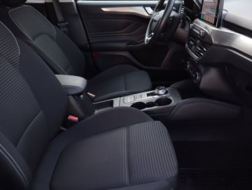 Ford Focus III Hatchback 5d facelifting 1.5 EcoBoost 150KM 2018 Ford Focus 1.5 EcoBoost, Salon Polska, Serwis ASO, zdjęcie 8
