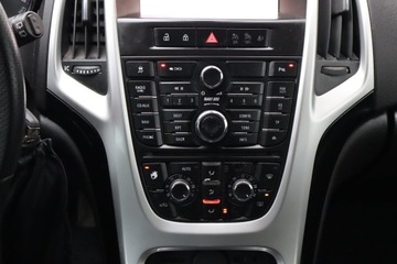 Opel Astra J Hatchback 5d 1.7 CDTI ECOTEC 110KM 2012 Opel Astra 1.7 CDTI, Navi, Klima, Klimatronic, zdjęcie 12