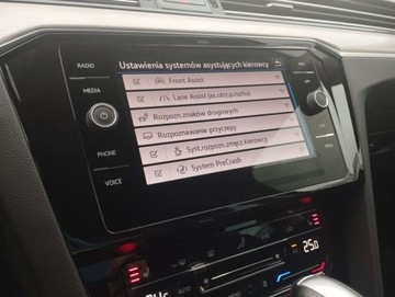 Volkswagen Passat B8 Variant Facelifting 2.0 TDI SCR 200KM 2022 Volkswagen Passat 2.0 TDI 200KM 4x4 DSG R Line Kamera Virtual Hak LED Matr, zdjęcie 19