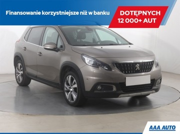 Peugeot 2008 I SUV Facelifting 1.2 PureTech 110KM 2017 Peugeot 2008 1.2 PureTech, Salon Polska