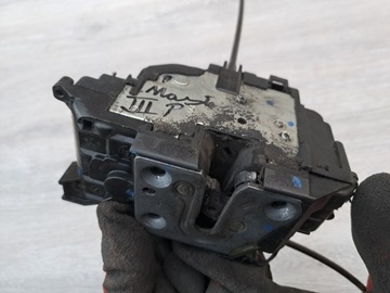 MASTER III ZÁMEK DVEŘE PŘEDNÍCH PRAVÝCH PRAVÝ PŘEDNÍ