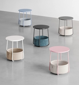 Небольшой столик с корзиной для хранения вещей