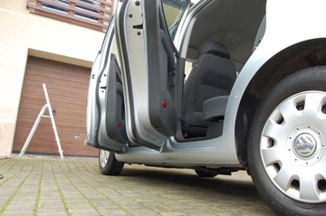 Volkswagen Touran I 2004 VW Touran Klima Sprawna 1.6MPI 102PS Oryginalny Lakier, zdjęcie 32