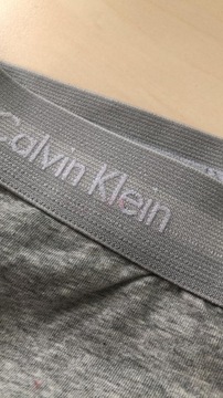 Calvin Klein szare bokserki defekt L