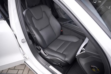 Volvo V60 II  2022 V60 __SUPER PEDANTYCZNY STAN__KUBEŁKOWE FOTELE, zdjęcie 28