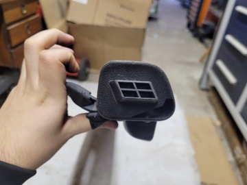 MERCEDES B-CLASS W245 ШТОРКА БАГАЖНИКА A1698100220