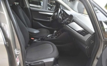 BMW Seria 2 F22-F23-F45-F46 Active Tourer 220i 192KM 2016 BMW Seria 2 BMW Seria 2 220i Luxury Line 2.0 Benzyna 192KM, zdjęcie 8