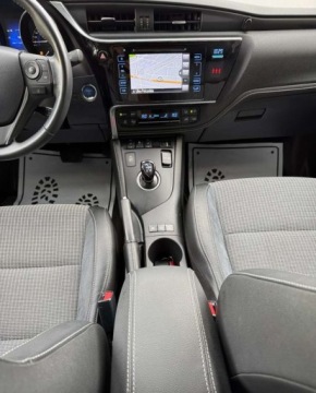 Toyota Auris II Hatchback 5d Facelifting 1.8 Hybrid 136KM 2017 Toyota Auris salon Polska, FV-VAT 23 1.8 Hybryda 136KM, zdjęcie 12