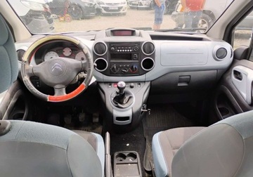 Citroen Berlingo II Combi Facelifting 1.6 HDI 90KM 2014 Citroen Berlingo 2014r, Salonowy, 1.6 HDI. Lekko uszkodzony tyl. Jezdzi. V, zdjęcie 5