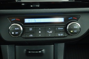 Toyota Corolla XI Sedan 1.6 Valvematic 132KM 2015 Toyota Corolla 1.6 Valvematic, Salon Polska, zdjęcie 10