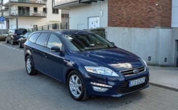Ford Mondeo IV Kombi 2.0 Duratorq TDCi DPF 140KM 2014 Ford Mondeo SW 2,0TDCI Lift Salon PL 2014 r. 2.0 Diesel 140KM, zdjęcie 5