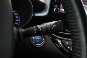 Toyota C-HR I Crossover Facelifting 1.8 Hybrid 122KM 2020 Toyota C-HR 1.8 Hybrid, Salon Polska, zdjęcie 21