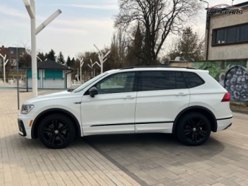 Volkswagen Tiguan II 2019 Volkswagen Tiguan R-line 7 Osobowy Benzyna 2.0 - 203KM Automat Servis, zdjęcie 33