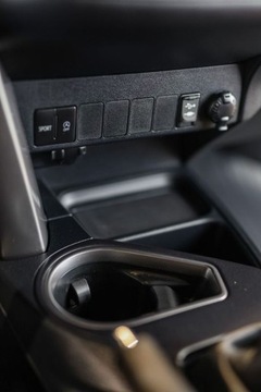 Toyota RAV4 IV MPV Facelifting 2.0 Valvematic 152KM 2017 Toyota RAV4 2.0 Premium 4x4 2.0 Benzyna 152KM, zdjęcie 9