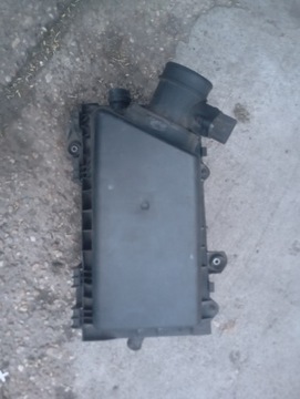 AUDI TT GOLF IV OCTAVIA I LEON 1.8T POUZDRO FILTRU VZDUCHU 8L0133837B