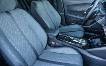 Peugeot 2008 II SUV 1.2 PureTech 130KM 2023 Peugeot 2008 1,2 PureTech 1.2 Benzyna 131KM, zdjęcie 18