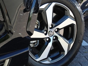 Toyota RAV4 V SUV Plug-In Facelifting 2.5 Hybrid Dynamic Force 306KM 2025 Dynamic 2.5 Hybrid Dynamic Force Plug-in 306KM | Tempomat adaptacyjny!, zdjęcie 9