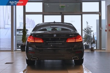 BMW Seria 5 G30-G31 Limuzyna 520d 190KM 2019 BMW Seria 5 xDriveAdaptacyjne Reflektory LEDSkorzana Kierownica M 2.0, zdjęcie 15