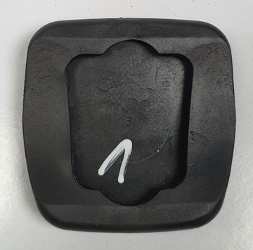 GUM. VRSTVA NA PEDÁL NISSAN PRIME P12