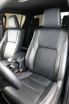 Toyota Hilux VIII Podwójna kabina Facelifting 2.8 D-4D 204KM 2023 Toyota Hilux 2.8 D-4D Double Cab Invincible 4x4 aut 2.8 Diesel 204KM, zdjęcie 8