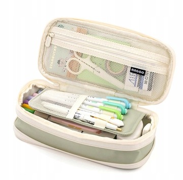 Школьный пенал, косметичка, фломастеры, мелки.