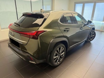 Lexus UX Crossover Facelifting 2.0 300h 199KM 2025 Od ręki - 300h F Sport Design 2.0 Hybrid Dynamic Force 199KM, zdjęcie 2