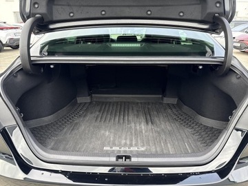 Toyota Camry IX Sedan 2.5 Hybrid Dynamic Force 218KM 2023 Toyota Camry 2.5 Hybrid Prestige CVT 2.5 Hybrid Pr, zdjęcie 12