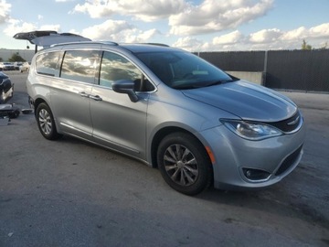Chrysler Pacifica II 2019 Chrysler Pacifica Touring L 2019 3.6l 3.6 Benzyna 287KM, zdjęcie 4