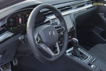 Volkswagen Arteon Fastback Facelifting 2.0 TSI 190KM 2022 Volkswagen Arteon R line / Matrixy / Kamera, zdjęcie 19