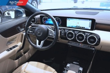 Mercedes CLA C118/X118 Coupe 2.0 220 190KM 2019 Mercedes-Benz CLA CLA220Podgrzewanie KierownicyReflektory LEDCzarna Podsuf, zdjęcie 13