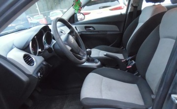 Chevrolet Cruze Sedan 1.8 16V DOHC 141KM 2013 Chevrolet Cruze 2013r, Salonowy, 1.8 BenzynaLPG. Lekko uszkodzony prawy ty, zdjęcie 6