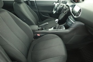 Peugeot 308 II SW Facelifting 1.5 BlueHDI 130KM 2019 Peugeot 308 1.5 BlueHDi, Salon Polska, Serwis ASO, zdjęcie 6