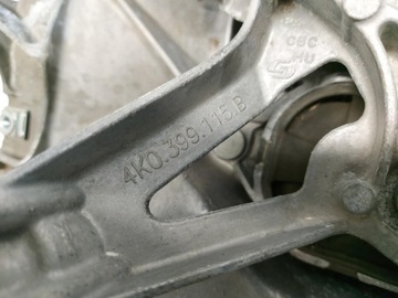 AUDI A7 4K8 FACELIFT 45 TFSI UCHYCENÍ OPĚRADLO PŘEVODOVKY 4K0399268P