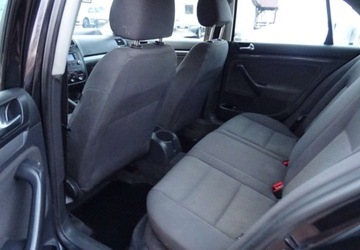 Volkswagen Jetta V 1.9 TDI 105KM 2006 Volkswagen Jetta 1.9tdi,klima,zarejestrowany 1.9 Diesel 105KM, zdjęcie 4