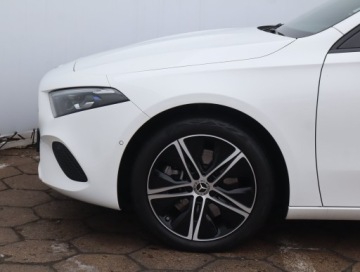 Mercedes Klasa A W177/V177 Sedan Plug-In Facelifting 1.3 250e 218KM 2023 Mercedes A A 250 e, Salon Polska, 1. Właściciel, zdjęcie 13