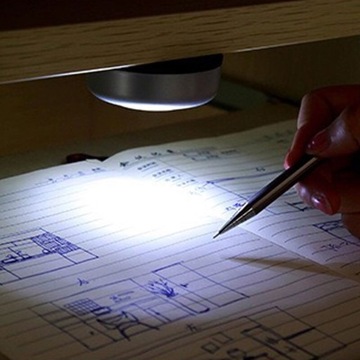 Самоклеящийся светильник для гардероба 3 LED touch ON